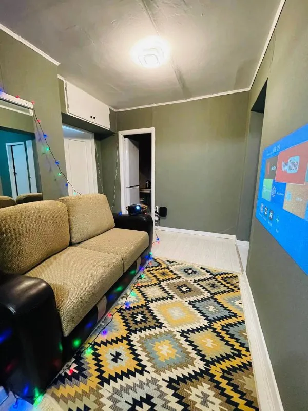 Комната, 14 м² м нагатинский затон • 5 мин пешком • 3-комнатная квартира • 3 этаж из 16 • ул коломенская 1, на карте 32 000 ₽/мес, без комиссии большой гайд по аренде холодильник • стиральная машина • интернет • мебель • лифт • консьерж • посудомойка • кондиционер • с животными • с детьми • телевизор • мусоропровод район нагатинский затон чистота 4.48 транспорт 4.39 парки и скверы 4.93 субаренда. Комната️ бкл нагатинский затон1️ отдельная комната на 1️-го человека. Что вас ждёт: светлая и уютная комната в просторной квартире с современным ремонтом. Вся мебель и техника заселяйтесь и чувствуйте себя как дома! Чистота и порядок всё аккуратно и ухожено. Правила: без алкоголя, курения и веществ официальный договор, без комиссий © предоплату до просмотра просят только мошенники! Viki, написать уровень доверия низкий ⚠️ выложить квартиру бесплатно - фотография - 9