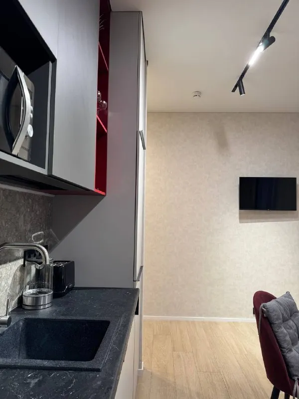 Студия, 22.1 м² м таганская • 5 мин пешком • 1 этаж из 3 • пер 2-й котельнический 3, на карте 90 000 ₽/мес, без комиссии большой гайд по аренде холодильник • стиральная машина • интернет • мебель • телевизор • посудомойка • кондиционер • с животными • с детьми • мусоропровод • лифт • консьерж таганский район чистота 4.38 транспорт 4.61 парки и скверы 3.31 собственник. Собственник. М. Таганская 5-6 мин пешком. Коммуналка + залог мес. Плата студия 22.1кв. М. Аренда возможна уже, апартаменты полностью укомплектованы, в прекрасном состоянии. Все удобства имеются (телевизор, утюг, пылесос, микроволновка, тостерница, подушки и одеяло), ремонт новый, имеется бойлер. Общий коридор оснащен системой видео наблюдения. Имя s, написать уровень доверия средний 🆗 выложить квартиру бесплатно - фотография - 2