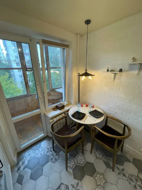 2-к квартира🏙️ м. Фонвизинская1️⃣ сдаётся 2-комнатная квартира чистая, уютная квартира, в квартире сделан хороший ремонт. Вся необходимая мебель и техника имеются. 📍адрес: ул. Яблочкова, 32 район с развитой инфраструктурой. В непосредственной близости находятся школы и детсады. В 6/10 минутах ходьбы - 2 станции метро фонвизинская и тимирязевская. 💳цена: 85.000₽ в месяц + счетчики и месяц залога. Залог можно разбить на 2 месяца. 💌telegram: @onixxww - фотография - 2