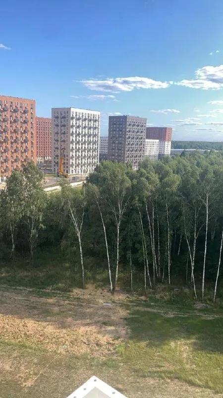 Ищу соседа/соседку🔎 м. Филатов луг1️⃣ 🏥 ищу соседа/соседку (студент-медик) | м. Филатов луг сдается изолированная комната в жк саларьево (ул. Большое понизовье, 5). Обо мне: врач. Ценю тишину, профессиональную этику и идеальную чистоту. Дома много учусь и работаю, поэтому ищу единомышленника. Требования к кандидату: • студент/ка медицинского вуза (строго). • зож: без вредных привычек (не курящих, не пьющих). • без животных. • чистоплотность: обязательное поддержание порядка в общих зонах. 💳условия без комиссии: • цена: 45.000₽/месяц + квитанция. • залог: 100% (обязателен, возвращается при выезде). • дополнительно: есть подземный паркинг и кладовая (оплачиваются отдельно). • договор: заселение только по договору с проверкой документов. 🚫 агентам не беспокоить — в помощи не нуждаюсь, сразу в бан. Связь только через электронную почту (мессенджеры часто недоступны). Пожалуйста, в письме укажите ваш вуз и курс. 💌telega: @mirarsof pik@capitol. Addy. Io ➡️предоплату/бронь/заморозку денег/автооплату до просмотра квартиры не вносить! Если по этому объявлению спрашивают какую либо оплату сообщите по контактам в описании канала. - фотография - 7