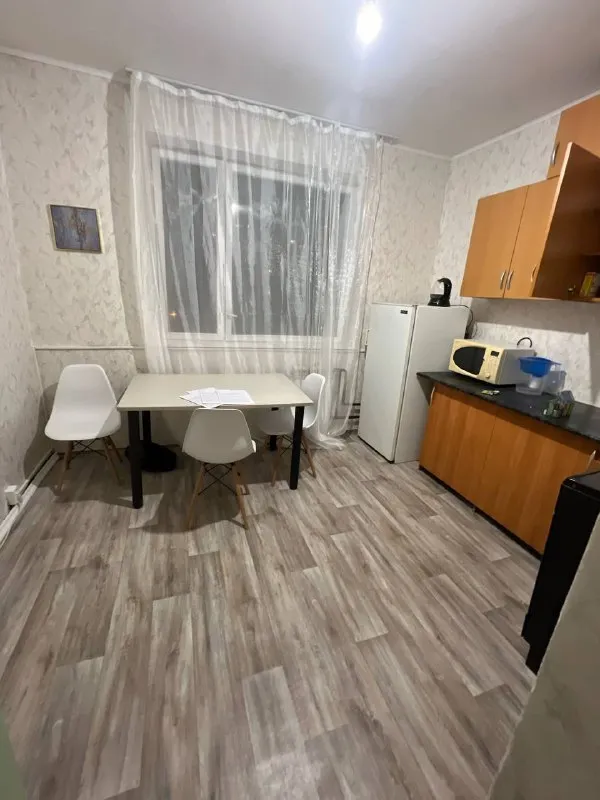 М. Аннино ищем соседку 🥰 - 7 минут от метро аннино. Проживают только девчонки. Адрес: варшавское шоссе 149к1 аренда: 17000₽/месяц. Без комиссии. Есть залог 🏢в квартире: скоростной wi-fi (5g) в наличии: посуда, бытовая техника, столовые приборы, плед, подушка и многое другое ❤️ что бы всем было комфортно 🔥 если тебе до 30, без детей и животных ты активная, чистоплотная и открыта для новых знакомство, то мы с радостью ждем тебя 🤩 а связаться можно написав 👉🏻 @tatyanapeskova - фотография - 5