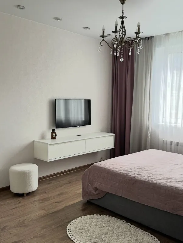 Студия, 36 м² м планерная • 15 мин на транспорте • 10 этаж из 21 • красногорск, ул новотушинская 1, на карте 70 000 ₽/мес, без комиссии большой гайд по аренде холодильник • стиральная машина • интернет • мебель • телевизор • консьерж • лифт • посудомойка • кондиционер • с животными • с детьми • мусоропровод собственник. Аренда на долгий срок. Сдает собственник. Дата заселения: после 16 января. Возможно проживание с небольшими домашними животными (по договоренности) рядом с домом есть вся необходимая инфраструктура: магазины, аптеки, кафе, салоны красоты и тд © предоплату до просмотра просят только мошенники! Viktoria p, написать уровень доверия низкий ⚠️ выложить квартиру бесплатно - фотография - 4