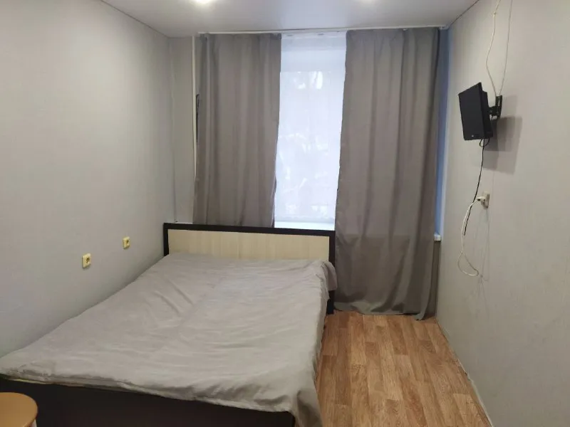 2-комн квартира, 44.5 м² м текстильщики • 5 мин пешком • 4 этаж из 5 • ул люблинская 21а, на карте 65 000 ₽/мес, без комиссии большой гайд по аренде холодильник • стиральная машина • интернет • мебель • телевизор • с детьми • с животными • посудомойка • кондиционер • мусоропровод • лифт • консьерж район текстильщики чистота 3.69 транспорт 4.06 парки и скверы 4.28 собственник. Я собственник, заселение возможно сегодня. Квартира после ремонта новые двери потолки окна. Есть балкон. Локация очень удобная, близко метро, развитая инфраструктура, вторая линия без шума и пыли. Парковка без проблем. Квартира уютная, светлая и теплая © предоплату до просмотра просят только мошенники! Имя ф, написать уровень доверия низкий ⚠️ выложить квартиру бесплатно - фотография - 9