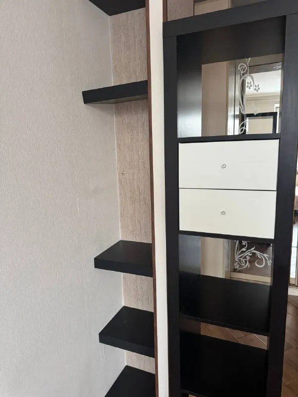 Комната, 10 м² м бабушкинская • 3 мин пешком • 2-комнатная квартира • 5 этаж из 5 • ул енисейская 15, на карте 27 500 ₽/мес, без комиссии большой гайд по аренде холодильник • стиральная машина • мебель • посудомойка • кондиционер • интернет • с животными • с детьми • телевизор • мусоропровод • лифт • консьерж бабушкинский район чистота 4.39 транспорт 4.55 парки и скверы 4.54 собственник. Дата заселения: 4 февраля. Просмотр комнаты с 17го января. Долгий срок, заключается договор рядом тц европолис, больницы и супермаркеты. В квартире проживаю я, евгения 22 года, учусь работаю, ценю чистоту и личное пространство. Ищу чистоплотную девушку до 26 лет, работающую вне дома. © предоплату до просмотра просят только мошенники! Evgeniia, написать уровень доверия низкий ⚠️ выложить квартиру бесплатно - фотография - 3