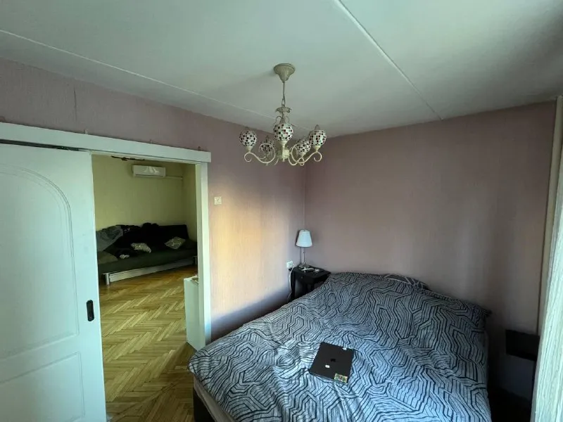 М. Преображенская площадь 📌с 16.01 до конца февраля сдается двухкомнатная квартира 40 м². До метро 30 секунд большая черкизовская д.2к.2 в квартире есть все для проживания: стиралка, духовка, телевизор, посуда, постельное белье. Вся мебель новая, окна выходят во двор. Есть балкон. Квартира находится рядом с метро, идти буквально 30 секунд. До центра (чистые пруды) доезжаю за 15 минут. В 3 минутах ходьбы находится преображенский рынок, на котором часто закупаюсь и вам советую!) ✔️условия проживания: 70.000/месяц + залог + счетчики. 📱@artemssa - фотография - 6