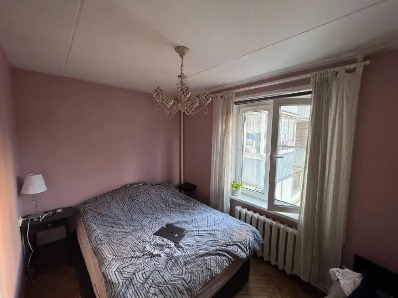 М. Преображенская площадь 📌с 16.01 до конца февраля сдается двухкомнатная квартира 40 м². До метро 30 секунд большая черкизовская д.2к.2 в квартире есть все для проживания: стиралка, духовка, телевизор, посуда, постельное белье. Вся мебель новая, окна выходят во двор. Есть балкон. Квартира находится рядом с метро, идти буквально 30 секунд. До центра (чистые пруды) доезжаю за 15 минут. В 3 минутах ходьбы находится преображенский рынок, на котором часто закупаюсь и вам советую!) ✔️условия проживания: 70.000/месяц + залог + счетчики. 📱@artemssa - фотография - 7