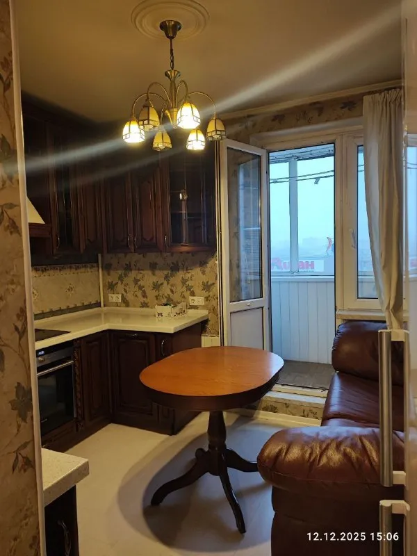 1-комн квартира, 40 м² м марьина роща • 10 мин пешком • 8 этаж из 22 • ул шереметьевская 27, на карте холодильник • стиральная машина • интернет • мебель • кондиционер • лифт • посудомойка • мусоропровод • консьерж • с животными • с детьми • телевизор район марьина роща чистота 3.96 транспорт 4.19 парки и скверы 3.15 собственник. Собственник. Уютная 1к квартира у метро. Балкон. Дорогая мебель, чистая светлая квартира. Сдается 1 раз. Район с полной инфраструктурой, рядом парки и удобная транспортная логистика. Пвз, супермаркеты, метро возможно квартира в первом полугодии будет продаваться, показы по согласованию с вами после марта. © предоплату до просмотра просят только мошенники! Аукцион! Предложи цену в комментариях с рассказом о себе. Собственник напишет в лс на лучшее предложение. Выложить квартиру бесплатно - фотография - 5