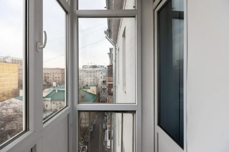 Комната, 12 м² м белорусская • 11 мин пешком • 4-комнатная квартира • 7 этаж из 8 • пр-кт ленинградский 24, на карте 43 000 ₽/мес, без комиссии большой гайд по аренде холодильник • стиральная машина • интернет • мебель • посудомойка • кондиционер • с животными • с детьми • телевизор • мусоропровод • лифт • консьерж район беговой чистота 4.68 транспорт 4.53 парки и скверы 3.36 агент. Удобная кровать, вместительный шкаф с зеркалом, комод, столик для декора и торшер. Стильная рабочая зона с мягким освещением. В стоимость включено: безлимитный wi-fi, еженедельная уборка общественных зон, вся необходимая техника, йога, английский и мероприятия внутри коливинга. Elena, написать уровень доверия средний 🆗 выложить квартиру бесплатно - фотография - 6