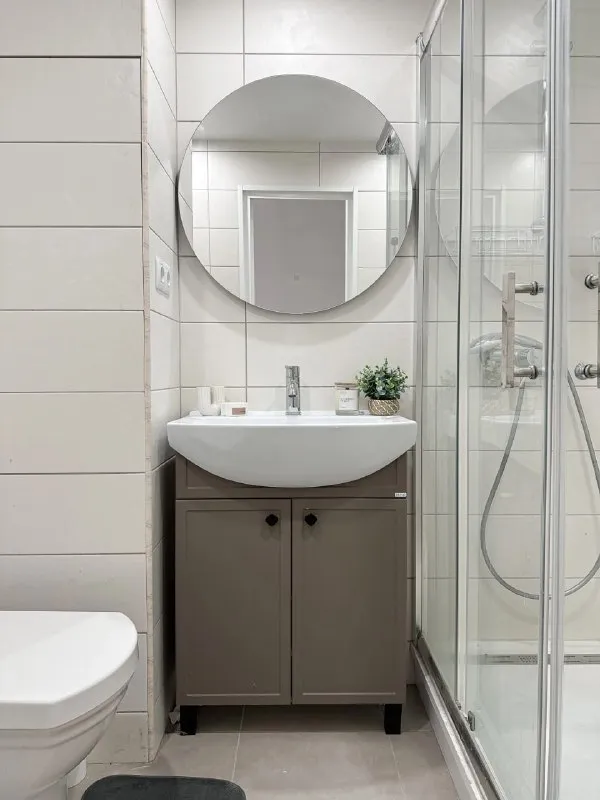 Комната, 14.4 м² м ясенево • 3 мин пешком • 3-комнатная квартира • 9 этаж из 9 • пр-кт новоясеневский 32 к3, на карте 40 000 ₽/мес, без комиссии большой гайд по аренде холодильник • стиральная машина • интернет • мебель • лифт • посудомойка • кондиционер • с животными • с детьми • телевизор • мусоропровод • консьерж район ясенево чистота 4.69 транспорт 4.61 парки и скверы 5.00 агент. Рядом с домом много развлечений: крупный торговый центр, студия йоги, а также термальный комплекс с аквапарком и спа-салоном. В 10 минутах расположен очаровательный парк с усадьбой и конюшней. В стоимость включено: безлимитный wi-fi, еженедельная уборка общественных зон, вся необходимая техника, йога, английский и мероприятия внутри коливинга. Elena, написать уровень доверия средний 🆗 выложить квартиру бесплатно - фотография - 8