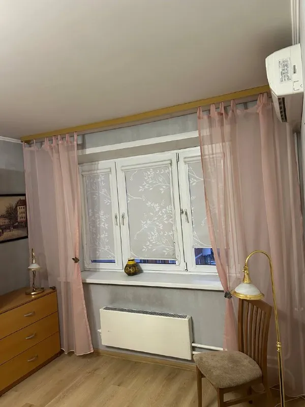 1-комн квартира, 38 м² м римская • 7 мин пешком • 8 этаж из 25 • ул новорогожская 20, на карте 60 000 ₽/мес, без комиссии большой гайд по аренде интернет • кондиционер • телевизор • мусоропровод • мебель • холодильник • стиральная машина • лифт • консьерж • с детьми • посудомойка • с животными таганский район чистота 4.38 транспорт 4.61 парки и скверы 3.31 собственник. Я прошлый арендатор. Переезжаю из-за работы и помогаю найти жильцов вместо себя. Рядом магазины, зал, школа, wb/ озон, кофейни, теннисный корт, бассейн и стадион для бега. Тихие соседи на этаже. И сквер. До центра транспортом 15 минут. Пишите мне в лс, отвечу на все вопросы, заехать можно будет после 17 января. © предоплату до просмотра просят только мошенники! Алина, написать уровень доверия низкий ⚠️ выложить квартиру бесплатно - фотография - 3