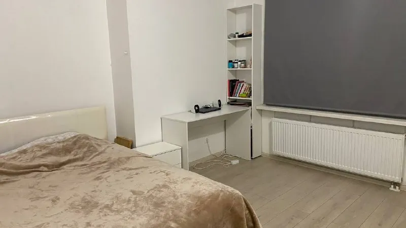 Комната🏙️ мцд-4 москва-сити🚆 всем привет! По причине переезда соседки сдается комната в 3-х комнатной квартире, в двух других комнатах живут девушки, одна работает 5/2 в офисе, другая - дома на удаленке. 📍местоположение: мцд москва сити (напротив подъезда), м. Москва сити/шелепиха, до афимолла можно дойти пешком по переходу 📍адрес: мукомольный проезд 2, подъезд 2. 💳стоимость очень приятная: 30.000 + залог 26.500₽ (возвращается при выезде), оплата за свет, воду и интернет выходит примерно до 1.500₽. Оплата каждого 20-числа месяца, в связи с этим заезд оперативный - с 20 января. ❗️по причине аллергии не рассматриваем соседей с животными (если это только не рыбка или черепашка😄) из комнаты уедет матрас, стеллаж, комод и стол готовы оперативно показать квартиру, контакты для связи 💌telegram: @err321xta и @polina_drsh - фотография - 2