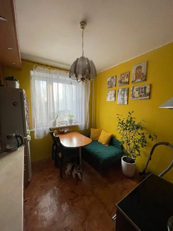 Комната🏙️ м. Улица академика янгеля9️⃣ сдаётся уютная комната для одной девушки в 2-комнатной кварти... - фотография