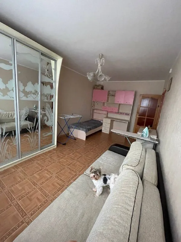 Комната🏙️ м. Улица академика янгеля9️⃣ сдаётся уютная комната для одной девушки в 2-комнатной квартире. 📍 метро академика янгеля – 6 минут пешком ✨ о квартире и комнате: ▪️ просторная (20 м²), светлая комната с балконом ▪️ много мест для хранения вещей ▪️ чистая, уютная квартира, в которой приятно жить 👩 о себе : ▪️ мне 30 лет, я спокойная, адекватная, работающая 5/2 ▪️ живу здесь уже 8.. . Background-image:url('//telegram. Org/img/emoji/40/f09f8fa1.png')">🏡 плюсы проживания: ▪️ хозяева не беспокоят, живут в другом городе (приезжают раз в год в лучшем случае ) ▪️ тихие, комфортные условия для жизни, все рядом и в пешей доступности 💳стоимость: ▪️ 30.000₽/месяц (включая ку, интернет, домофон и прочее) ▪️ депозит 20.000₽ (возвращается при выезде) ▪️ оплата до 25 числа каждого месяца с 15 по 20.01 буду в отъезде и просмотры возможны начиная с 21.01 если ты ищешь уютный, комфортный дом, а не просто место для сна – пиши, будем знакомиться! 😊 💌telegram: @ya_styusha - фотография - 6