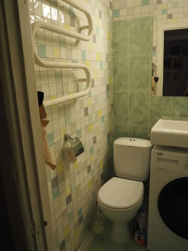 1-комн квартира, 36 м² м волоколамская • 35 мин на транспорте • 3 этаж из 5 • дедовск, ул энергетиков 16, на карте 35 000 ₽/мес, без комиссии большой гайд по аренде с животными • холодильник • стиральная машина • мебель • интернет • посудомойка • кондиционер • с детьми • телевизор • мусоропровод • лифт • консьерж собственник. В пешей доступности: 3 продуктовых магазина, спортивный зал, пвз wildberries и ozon, пункт «гемотест», ателье. До станции электричек 8 минут пешком по прямой. В квартире есть открытый балкон. Зимой не продувает, внутри комфортно и тепло. Ориентировочная дата заселения 29.01.2026. Срок сдачи до 01.09.2026 с возможностью продления. © предоплату до просмотра просят только мошенники! Ася, написать уровень доверия низкий ⚠️ выложить квартиру бесплатно - фотография - 6