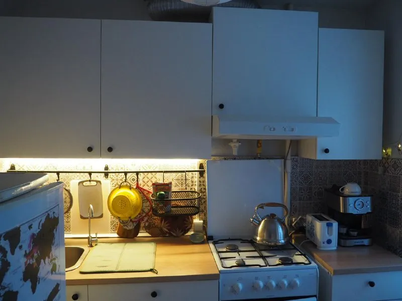 1-комн квартира, 36 м² м волоколамская • 35 мин на транспорте • 3 этаж из 5 • дедовск, ул энергетиков 16, на карте 35 000 ₽/мес, без комиссии большой гайд по аренде с животными • холодильник • стиральная машина • мебель • интернет • посудомойка • кондиционер • с детьми • телевизор • мусоропровод • лифт • консьерж собственник. В пешей доступности: 3 продуктовых магазина, спортивный зал, пвз wildberries и ozon, пункт «гемотест», ателье. До станции электричек 8 минут пешком по прямой. В квартире есть открытый балкон. Зимой не продувает, внутри комфортно и тепло. Ориентировочная дата заселения 29.01.2026. Срок сдачи до 01.09.2026 с возможностью продления. © предоплату до просмотра просят только мошенники! Ася, написать уровень доверия низкий ⚠️ выложить квартиру бесплатно - фотография - 8