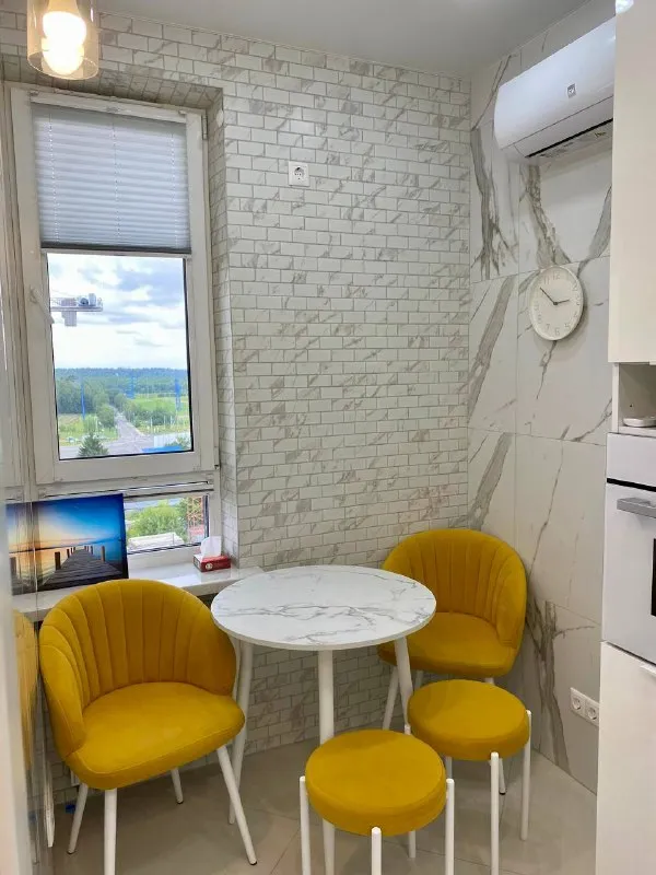 Студия, 28 м² м ольховая • 10 мин на транспорте • 10 этаж из 14 • ул гренадерская 9 к3, на карте 22 000 ₽/мес, без комиссии большой гайд по аренде холодильник • стиральная машина • интернет • мебель • кондиционер • телевизор • лифт • посудомойка • с животными • с детьми • мусоропровод • консьерж собственник. Аренда койко место на длительный период, наличие техники, свежий дизайнерский ремонт, магазины, аптеки, кафе рядом с домом © предоплату до просмотра просят только мошенники! Дарья, написать уровень доверия низкий ⚠️ выложить квартиру бесплатно - фотография - 3