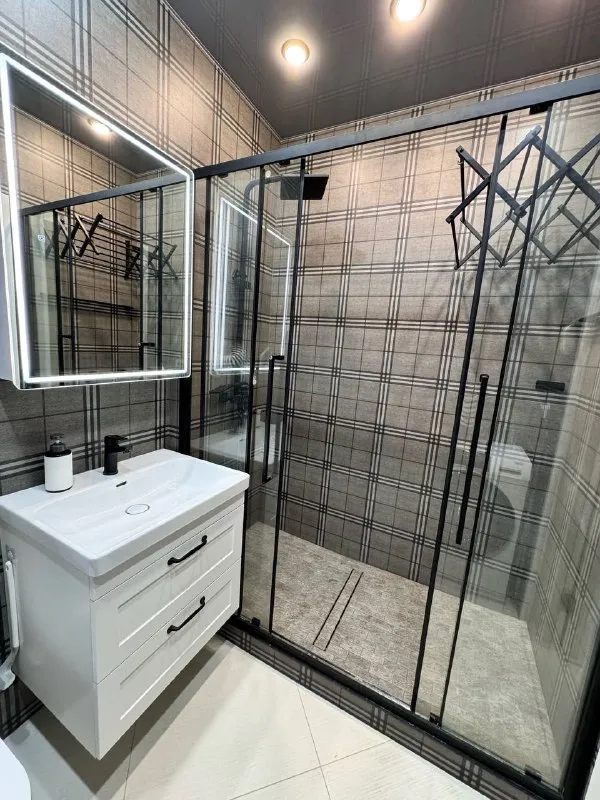 Студия, 28 м² м ольховая • 10 мин на транспорте • 10 этаж из 14 • ул гренадерская 9 к3, на карте 22 000 ₽/мес, без комиссии большой гайд по аренде холодильник • стиральная машина • интернет • мебель • кондиционер • телевизор • лифт • посудомойка • с животными • с детьми • мусоропровод • консьерж собственник. Аренда койко место на длительный период, наличие техники, свежий дизайнерский ремонт, магазины, аптеки, кафе рядом с домом © предоплату до просмотра просят только мошенники! Дарья, написать уровень доверия низкий ⚠️ выложить квартиру бесплатно - фотография - 9