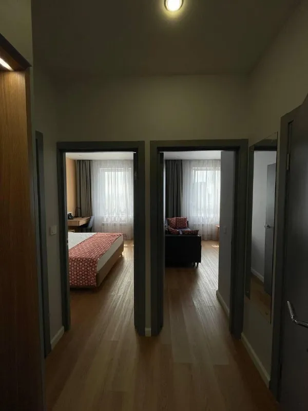 2-комн квартира, 36.5 м² м спартак • 3 мин пешком • 12 этаж из 22 • ш волоколамское 71/22 к3, на карте 85 000 ₽/мес, без комиссии большой гайд по аренде холодильник • стиральная машина • интернет • мебель • посудомойка • кондиционер • телевизор • лифт • консьерж • с животными • с детьми • мусоропровод район покровское-стрешнево чистота 4.06 транспорт 4.77 парки и скверы 4.23 собственник. Свежий ремонт; закрытый двор; парковка за шлагбаумом (есть подземная); набережная р. Москвы 15 минут пешком; развитая инфраструктура рядом; полностью укомплектована для проживания (тв с youtube, техника, посуда, бельё/полотенца, кондиционеры) апарт-отель discovery © предоплату до просмотра просят только мошенники! Lisa, написать уровень доверия низкий ⚠️ выложить квартиру бесплатно - фотография - 4