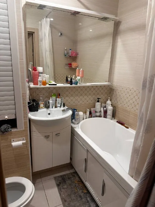 Комната, 18.7 м² м коломенская • 10 мин пешком • 2-комнатная квартира • 3 этаж из 9 • наб нагатинская 18, на карте 35 000 ₽/мес, без комиссии большой гайд по аренде стиральная машина • интернет • мебель • холодильник • посудомойка • мусоропровод • лифт • с животными • кондиционер • с детьми • телевизор • консьерж район нагатино-садовники чистота 4.66 транспорт 4.55 парки и скверы 4.90 собственник. Предлагаю уютную комнату в светлой двушке, для девушки на длительный срок. Если нужно-в комнату можно поставить компьютерный стол. Окружение: торговый центр в шаговой доступности; фитнесклуб с бассейном рядом; набережная прекрасное место для прогулок. Соседка: молодая девушка, спокойная, аккуратная. Есть кошка (дружелюбная, не мешает). © предоплату до просмотра просят только мошенники! Имя k, написать уровень доверия низкий ⚠️ выложить квартиру бесплатно - фотография - 4