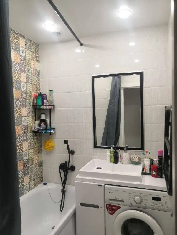 2-к квартира🏙️ м. Фонвизинская1️⃣ сдаётся! Квартира 55 м², спальня с рабочим местом 17 м², большая комната со столом для приёма гостей, кухня 8 м² с посудомойкой. Раздельные ванна и туалет. Очень комфортный матрас аскона, клёвый комфортной диван, кондиционеры в комнатах. 3-й этаж из 5-ти. Квартира классная, с хорошей энергетикой) супер локация, для любителей спорта или неспешных прогулок, 10 минут до входа в ботанический сад, вднх! Доставка самокат и др 15 минут, пункты выдачи вб и озон в доме. До метро фонвизинская пешком, вднх и владыкино 10 минут на автобусе парковка за шлагбаумом 💳цена: 90.000₽ + счетчики 💌telegram: @marylyash - фотография - 8