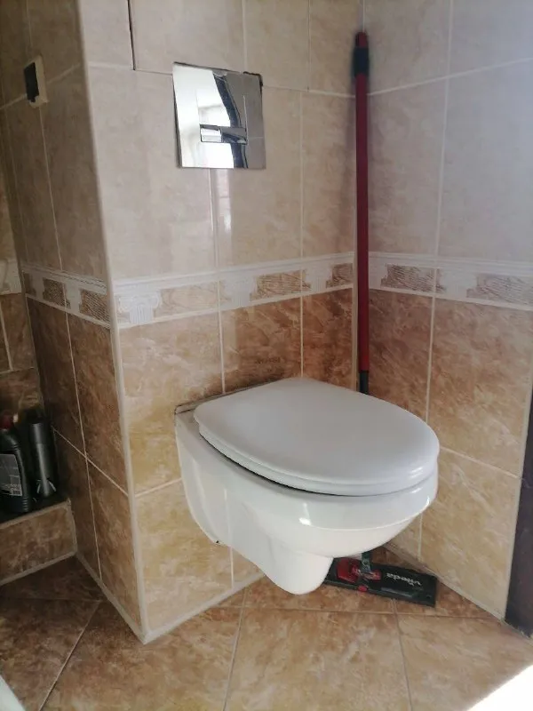 Сдаётся на длительный срок 1- комнатная квартира/студия.30 кв. М. По ул. Нежинская дом 13, в легендарном круглом доме. Лучше этой квартиры в этом районе по такой приятной цене вы не найдете. Квартира для тех кто любит чистоту, комфорт и уют. В квартире имеется вся мебель и техника для вашего комфортного проживания. Развитая инфраструктура района. Рядом с домом расположено все необходимое: продуктовые детский сад аптеки кафе и рестораны спортивный зал, парк анны герман, парк сетунь, проликлиника, рядом ст. Матвеевская, до метро славянский бульвар 5 минут на транспорте, 10 минут пешком. Спокойные соседи. Оперативный показ заселение день в день. 9261631262. 70000+жку, залог 70000 ➡️предоплату/бронь/заморозку денег/автооплату до просмотра квартиры не вносить! Если по этому объявлению спрашивают какую либо оплату сообщите по контактам в описании канала. - фотография - 6