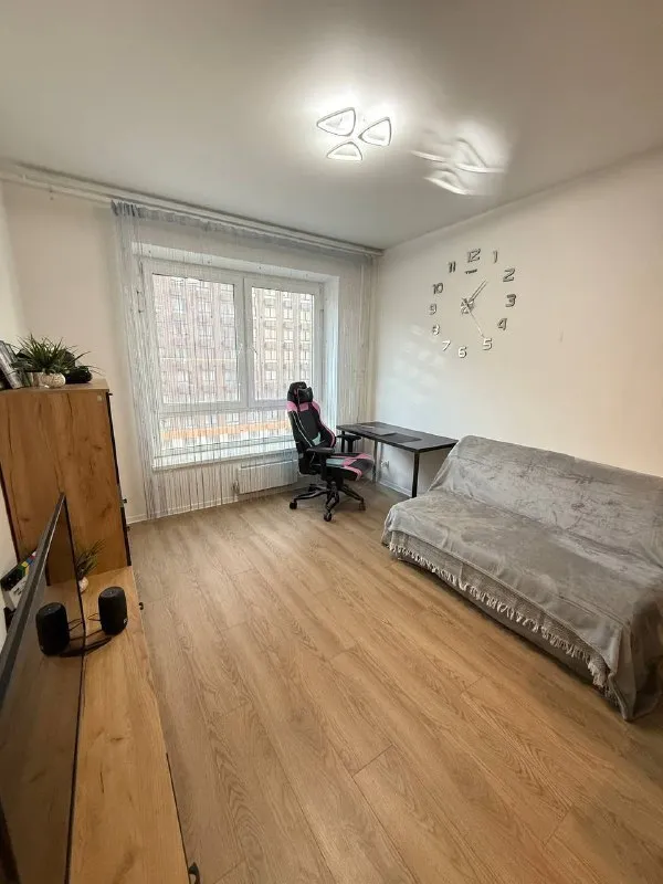 М. Братиславская 1-к квартира ▫️жк люблинский парк люблинская ул. , 72к3 сдам 1-к студию на небольшой срок улетаю на зиму из москвы. Сдаю на время своего отсутствия квартиру. Вещи могу вывести или оставить, по договоренности (их немного). Метро: братиславская (16 мин пешком) площадь: 36 м² заезд с конца декабря. Срок проживания обсуждается. От 1,5-4 месяцев. Перед возвращением предупрежу за 2-3 недели, чтобы было время на комфортный выезд. Оформление с документами🙂‍↕️ цена: 55.000₽, без залогов и прочих платежей контакты @anton_dane ➡️предоплату/бронь/заморозку денег/автооплату до просмотра квартиры не вносить! Если по этому объявлению спрашивают какую либо оплату сообщите по контактам в описании канала. - фотография - 6