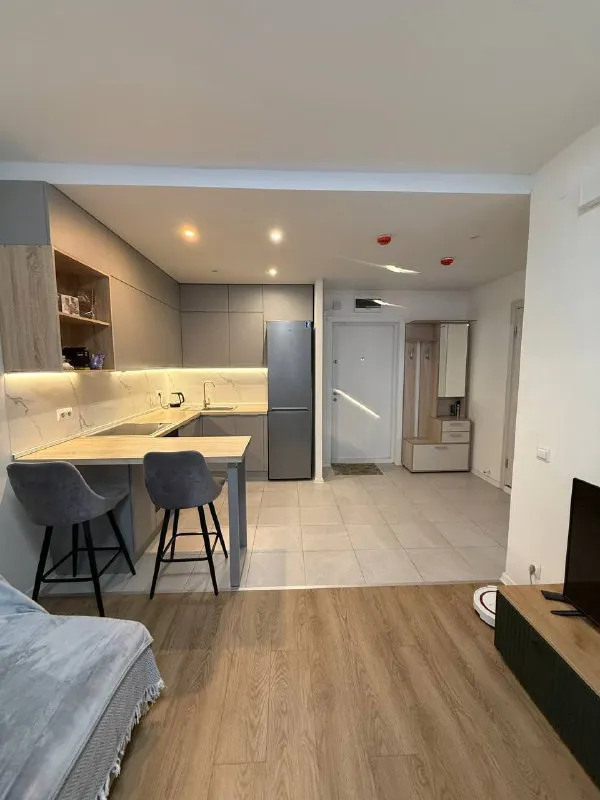 М. Братиславская 1-к квартира ▫️жк люблинский парк люблинская ул. , 72к3 сдам 1-к студию на небольшой срок улетаю на зиму из москвы. Сдаю на время своего отсутствия квартиру. Вещи могу вывести или оставить, по договоренности (их немного). Метро: братиславская (16 мин пешком) площадь: 36 м² заезд с конца декабря. Срок проживания обсуждается. От 1,5-4 месяцев. Перед возвращением предупрежу за 2-3 недели, чтобы было время на комфортный выезд. Оформление с документами🙂‍↕️ цена: 55.000₽, без залогов и прочих платежей контакты @anton_dane ➡️предоплату/бронь/заморозку денег/автооплату до просмотра квартиры не вносить! Если по этому объявлению спрашивают какую либо оплату сообщите по контактам в описании канала. - фотография - 8