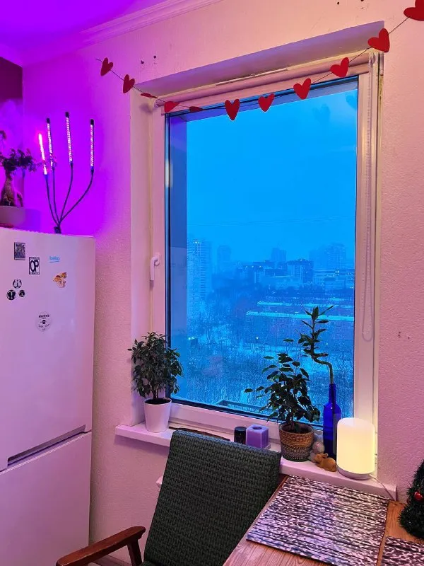 1-к квартира🏙️ м. Проспект вернадского1️⃣ пересдам свою уютную однушку 35 м² с огромным балконом. Белая, чистая, теплая квартира. Посудомойка, фильтр на кране, робот-пылесос. В идеале прямо с 01 января на 2-4 месяца, по датам можем договориться. 📍адрес: проспект вернадского, 56 ✔️8-10 минут от метро или 2 остановки на любом автобусе ✔️вкус вилл, вб, озон, маркет, аптека в соседнем доме ✔️surf, cofix, огромный да у метро 💳цена: 51.000₽/месяц. Пересдаю квартирку пока ищу работу, передам в добрые руки 🥺 💌пишите мне в лс: @espera_esperance - фотография - 2