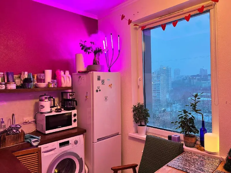 1-к квартира🏙️ м. Проспект вернадского1️⃣ пересдам свою уютную однушку 35 м² с огромным балконом. Белая, чистая, теплая квартира. Посудомойка, фильтр на кране, робот-пылесос. В идеале прямо с 01 января на 2-4 месяца, по датам можем договориться. 📍адрес: проспект вернадского, 56 ✔️8-10 минут от метро или 2 остановки на любом автобусе ✔️вкус вилл, вб, озон, маркет, аптека в соседнем доме ✔️surf, cofix, огромный да у метро 💳цена: 51.000₽/месяц. Пересдаю квартирку пока ищу работу, передам в добрые руки 🥺 💌пишите мне в лс: @espera_esperance - фотография - 7