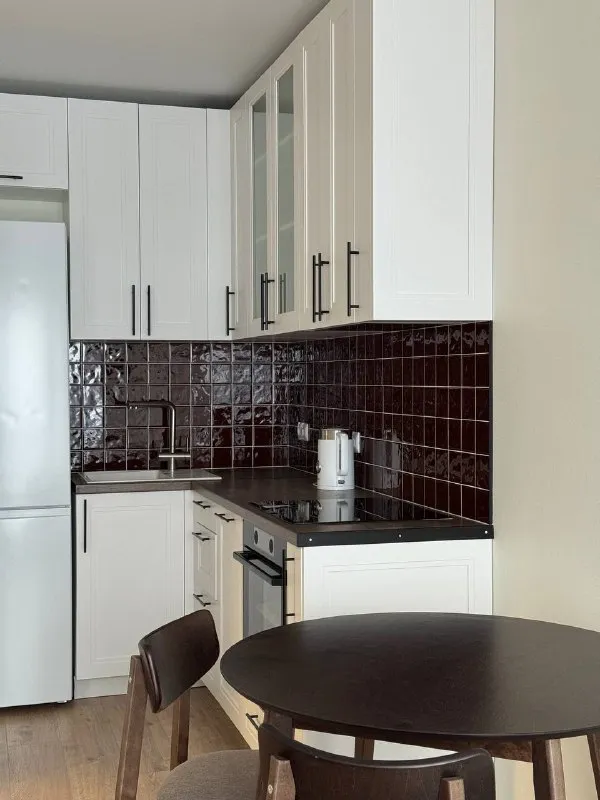 - 1-комнатная квартира 33 кв. М - адрес: ул. Главная 8 (новое девяткино), жк заречный парк - метро: девяткино (15-20 минут пешком) - этаж: 22 - срок: долгосрочная аренда от 11 месяцев - оплата: 37.000 руб. В месяц + коммунальные платежи (залог 37.000) - о квартире: светлая, новая, ранее в сдаче не находилась, окна выходят на лес. Выполнен качественный ремонт, вся бытовая техника и мебель в квартире новые. Закрытый внутренний двор, рядом есть автобусная остановка. Рассматриваем жильцов без животных. По договоренности докупаются необходимые вещи tg: @akulovka контакты: tg: @akulovka уютное гнездышко – поиск жилья, жильцов и соседей без посредников - фотография - 4