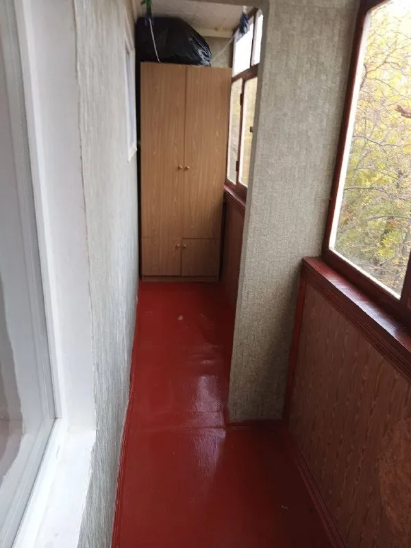 ‼️продажа от собственника ‼️ 🏬2-х комнатная кв-ра чешская планировка 57,8м2 4/5эт. П. Юбилейный, кв. Шахтерский.   ✅автономное отопление. Теплая, не угловая квартира. ✅окна м/п.   ✅с/у раздельный облицованный керамической плиткой.   ✅большая застекленная лоджия. ✅удобное месторасположение. Остановка общественного транспорта, магазины, рынок и школа в 5 мин. Ходьбы. Детский сад во дворе дома. Документы готовы к сделке! Цена: 6 200 000р. 📲 +79654167709 екатерина ( whatsapp/ telegram/max) - фотография - 10