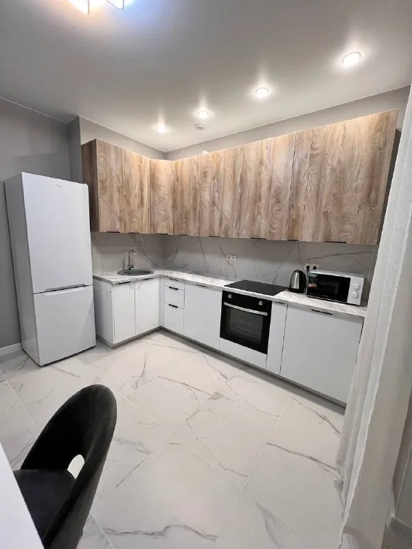 2-к квартира🏙️ м. Прокшино1️⃣ сдам на длительный срок 2-к квартиру (51 м²). 📍адрес: лобановский лес, 13 (собственник) квартира полностью мебелирована, техника, постельные принадлежности, посуда - есть всё! Заходи и живи! 💳цена: 80.000₽ + счетчики. Залог - 80.000₽. 💌контакт: +7-914-270-34-16 ольга - фотография - 1