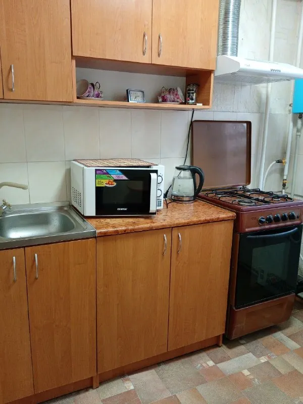 ❗сдаётся посуточно  1-ая квартира в брянке от собственника ❗ ✅горячая вода ✅интернет wi-fi ✅телевизор smart ✅чистое постельное, полотенца ✅микроволновая печь ✅стиральная машина(автомат) ✅холодильник ✅посуда ✅электрочайник ✅кондиционер❄💨 ✅индивидуальное отопление ☎️тел:+79591812458 (вацап, telegram, max) 4500₽ от трех суток скидка - фотография - 4