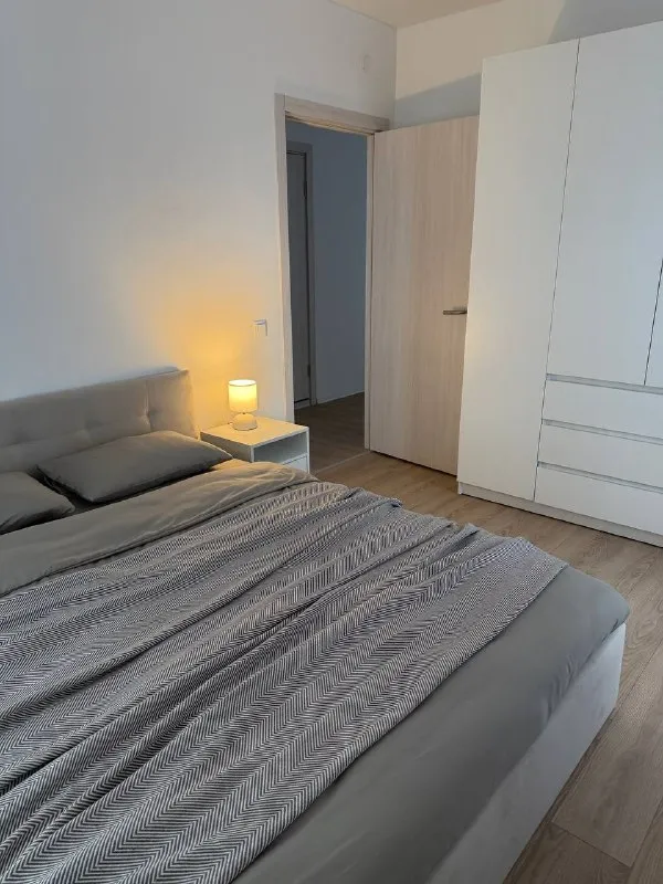 Евротрешка🏙️ м. Черкизовская1️⃣ ▫️метро черкизовская/мцк локомотив 7 минут пешком. ▫️сдается впервые евро 3, кухня-гостиная и 2 изолированные комнаты. Много мест хранения. Вид во двор, в квартире тихо. ▫️посудомоечная, стиральная машины, духовка, микроволновка, индукционная варочная панель, вытяжка, холодильник, телевизор, кондиционер, полотенцесушитель, посуда. 💳цена: 115.000₽ + ку, залог за последний месяц можно разбить, собственник. 💌контакты: @marius_4501 +7-965-122-14-66 мария - фотография - 5