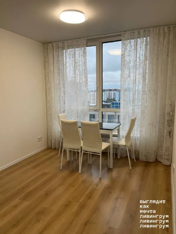 1-комн квартира, 32.3 м² м солнцево • 7 мин пешком • 21 этаж из 22 • ул производственная 17, на карте 70 000 ₽/мес, без комиссии больше квартир и комнат стиральная машина • интернет • мебель • холодильник • лифт • посудомойка • кондиционер • с животными • с детьми • телевизор • мусоропровод • консьерж район солнцево чистота 3.82 транспорт 4.51 парки и скверы 4.20 аренда. Собственник. Новый жк "лучи" договор на 6 месяцев с продлением, окна во двор, залог в размере месячной оплаты, коммуналка не входит в арендную плату, магазины в шаговой доступности, через дорогу и в этом же жк, парк мещерский, парк рядом с метро, трц в 13-15 минут от дома, также ходит транспорт. В квартире вся бытовая техника. До метро 5-7 минут. Олеся, написать уровень доверия низкий ⚠️ выложить квартиру бесплатно мы в мах: ливингрум небабушкина москва - фотография - 8