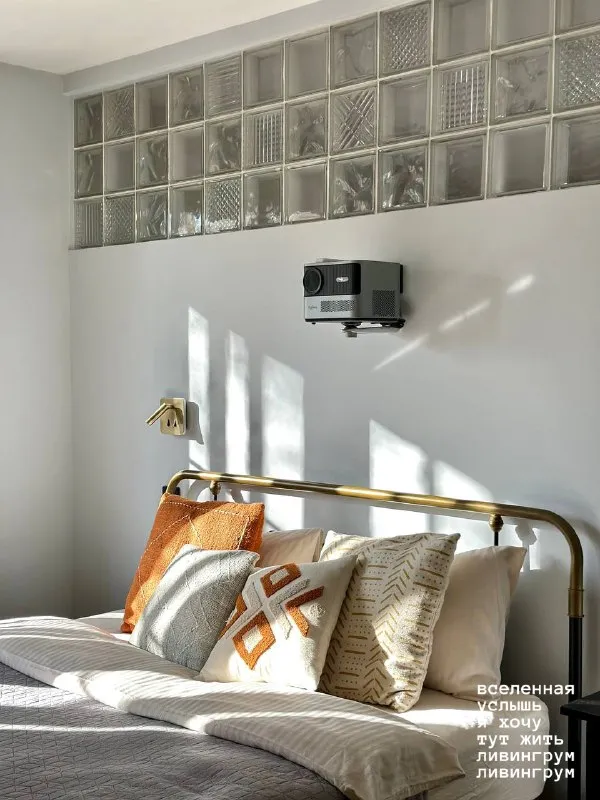 2-комн квартира, 40 м² м профсоюзная • 7 мин пешком • 5 этаж из 9 • ул профсоюзная 44 к2, на карте 145 000 ₽/мес, без комиссии больше квартир и комнат холодильник • стиральная машина • интернет • мебель • посудомойка • кондиционер • телевизор • мусоропровод • лифт • с животными • с детьми • консьерж район черёмушки чистота 4.54 транспорт 4.30 парки и скверы 4.55 аренда. Собственник. С 11 мая сдается светлая евродвушка 40 м²: спальня + кухня-гостиная. Срок от 3 месяцев. Проектор, тёплый пол, кондиционер, посудомоечная и стиральная машины, духовой шкаф с грилем + свч, робот-пылесос и вся необходимая посуда. Окна во двор, парковка бесплатная. До центра 15 мин. Оплата: 1 мес + залог + жкх. Elizaveta l, написать уровень доверия средний 🆗 выложить квартиру бесплатно мы в мах: ливингрум небабушкина москва - фотография - 1