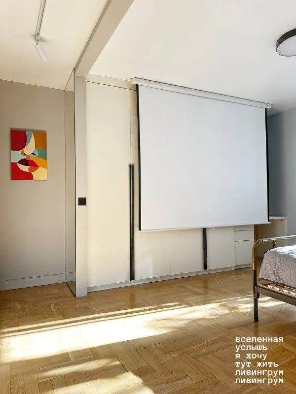 2-комн квартира, 40 м² м профсоюзная • 7 мин пешком • 5 этаж из 9 • ул профсоюзная 44 к2, на карте 145 000 ₽/мес, без комиссии больше квартир и комнат холодильник • стиральная машина • интернет • мебель • посудомойка • кондиционер • телевизор • мусоропровод • лифт • с животными • с детьми • консьерж район черёмушки чистота 4.54 транспорт 4.30 парки и скверы 4.55 аренда. Собственник. С 11 мая сдается светлая евродвушка 40 м²: спальня + кухня-гостиная. Срок от 3 месяцев. Проектор, тёплый пол, кондиционер, посудомоечная и стиральная машины, духовой шкаф с грилем + свч, робот-пылесос и вся необходимая посуда. Окна во двор, парковка бесплатная. До центра 15 мин. Оплата: 1 мес + залог + жкх. Elizaveta l, написать уровень доверия средний 🆗 выложить квартиру бесплатно мы в мах: ливингрум небабушкина москва - фотография - 2