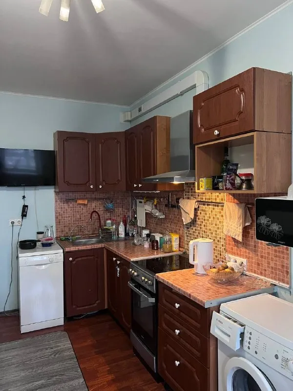 Комната🏙️ м. Пролетарская🚇 освободится на днях комната на пролетарской. 📍адрес: талалихина, 3 💳цена: 39.500₽ и коммуналка 💌telegram: @yumi_ais - фотография - 2