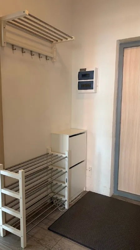 🌿сдается светлая и просторная квартира недалеко от метро девяткино! Квартира расположена в 20 минутах ходьбы от станции метро. ✅ прекрасная квартира идеально подойдет для тех, кто ценит пространство и свободу передвижения. 🔸🏡 удобства и преимущества квартиры: - общая площадь: 40 м²; -просторное джакузи и тропический душ; - большой и стильный балкон размером 8 м²: панорамные окна, на полу аккуратно уложен зелёный газон — идеальная площадка для вечернего отдыха; - большая, хорошо освещённая и удобная кухня; - просторная и функциональная комната: свободная зона позволит обустроить интерьер согласно вашим предпочтениям и стилю жизни. Цена аренды: 34 000 руб. /месяц + оплата коммунальных услуг + залог ( возможно разделение залога на части). Квартира сдается на срок от 4 месяцев. Квартира находится по адресу: воронцовский бульвар д 11 🌟🤗 свяжитесь со мной по указанному номеру телефона для получения дополнительной информации 8 ( 981)834 45 50 ольга или https://vk. Ru/id9759871 - фотография - 9